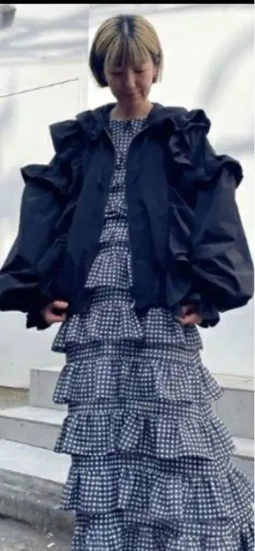 SWEET FRILL BLOUSON 캔디 스트리퍼