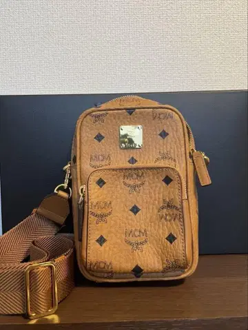 MCM 숄더백