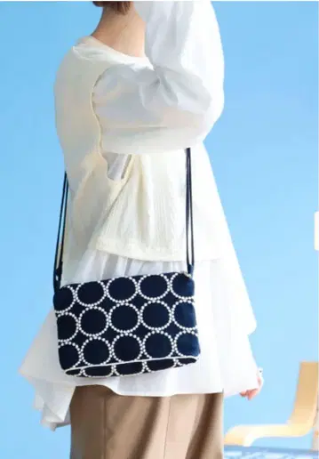 BEAMS 별주 미나 페르호넨 탬버린 파우치 백