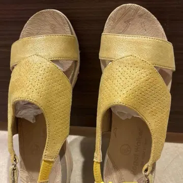 Regal Walker 크로스 샌들