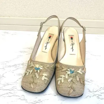 긴자 카네마츠 비즈 자수 백 스트랩 펌프스