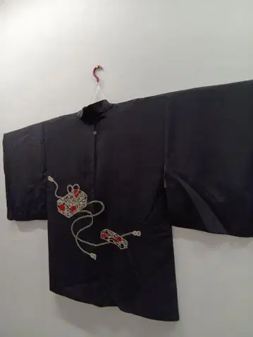 블랙 자수 겉옷 꽃무늬 안감
