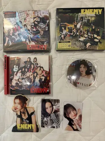 TWICE ENEMY CD 본체, 혜택