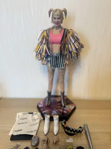 핫토이즈 Hottoys 할리 퀸 1/6