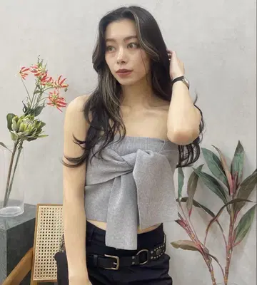 [ 새상품 미사용, 완판템 ] EVRIS 리본 니트 베어 뷔스티에