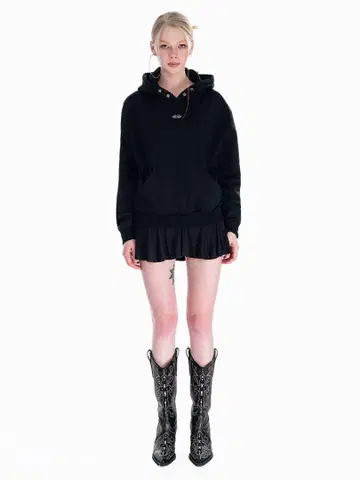 넉넉한 오버 사이즈 후드티 가을 겨울용 원 포인트 데이트 코디