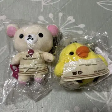 미개봉 택 포함 코리락쿠마 키이로이토리 봉제 인형 키체인 카페