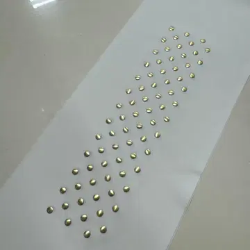 화이트 장식용 깃 골드 컬러 도트 스터드풍