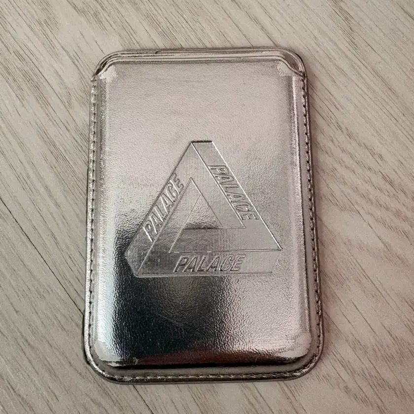 Palace Magsafe Wallet Silver PALACE Magsafe Wallet Silver Palace Magsafe Wallet Silver PALACE Magsafe Wallet Silver