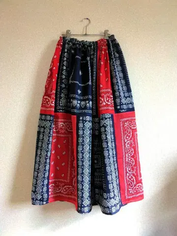 반다나 패치워크 롱 스커트 네이비 레드