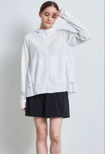yori 더블 플레어 메쉬 후드티 화이트