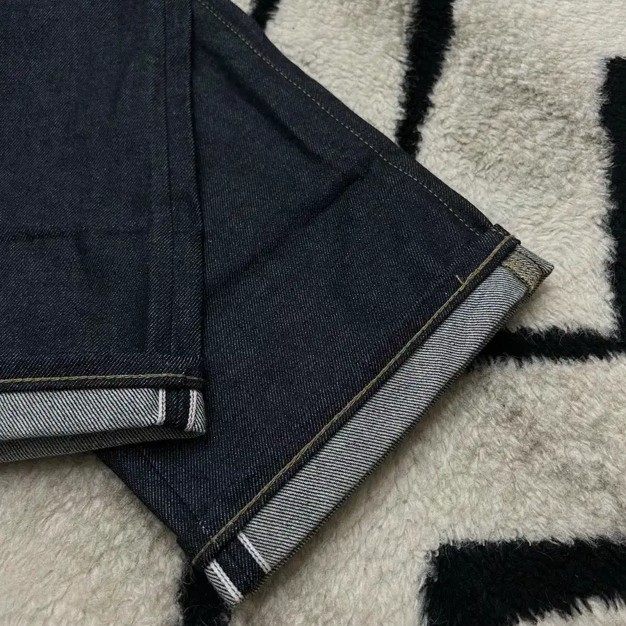 UNIQLO 유니클로 [36] Uniqlo Selvedge Denim Pants Raw Denim