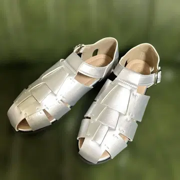 실버 구르카 샌들
