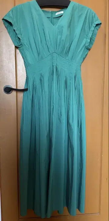 FRAY I.D 청록색 V넥 반팔 플리츠 롱 원피스