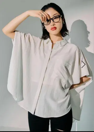 택 포함 새상품 LEPSIM 사라키레 5부 소매 판초 셔츠 화이트