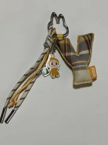 LABUBU PIN FOR LOVE 알파벳 펜던트 Y
