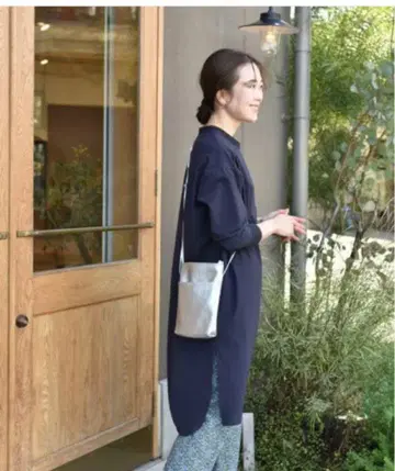OURHOME 핏 숄더백 실버