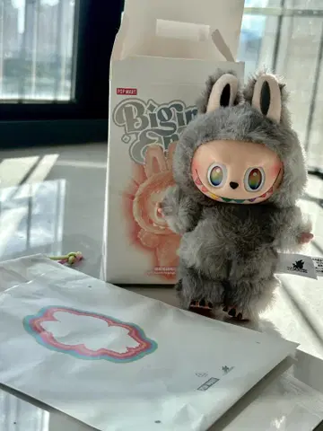 LABUBU THE MONSTERs big into energy 라부부
