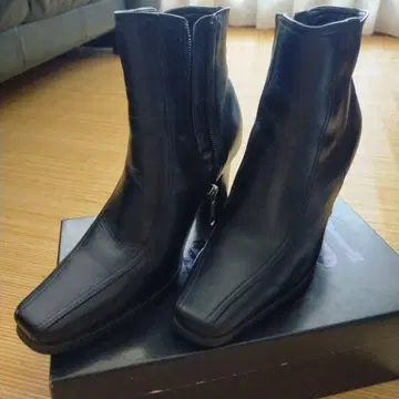 블랙 하이힐 부츠