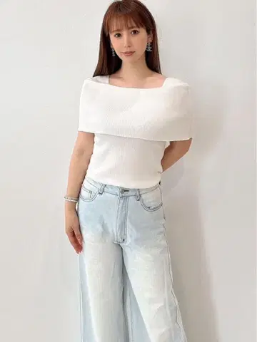 모코아즈 mocoa's 화이트 오프숄더 반팔 니트