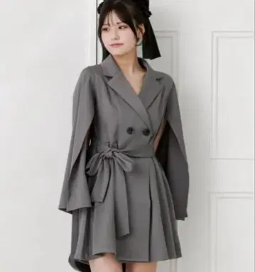 아프레 주르 슬릿 트렌치 원피스