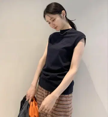AK+1 프렌치 슬리브 티셔츠 네이비