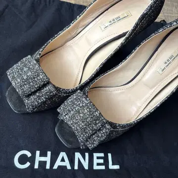 SEVENTWELVE THIRTY 오픈토 트위드 리본 펌프스