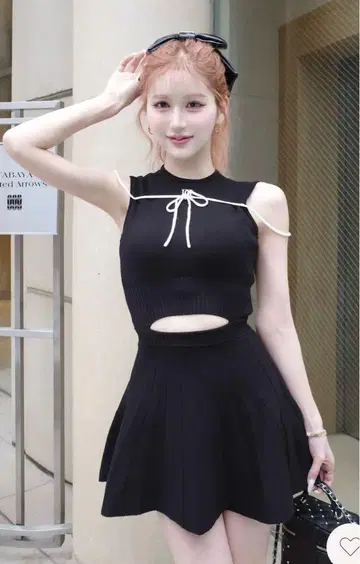 다리치 허리 오픈 스트링 니트 미니 원피스