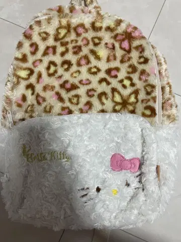 헬로키티 레오파드 무늬 백팩 헤이세이