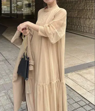 카프리슈 마쥬 튤 하이넥 원피스 베이지 PS