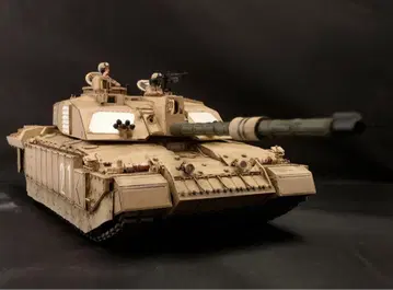 1/35 영국 탱크 챌린저 2 완성품