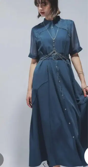 HARE 이소자이 절개 시어 원피스 블루