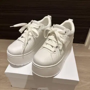스즈키 아미 스니커즈 M 사이즈