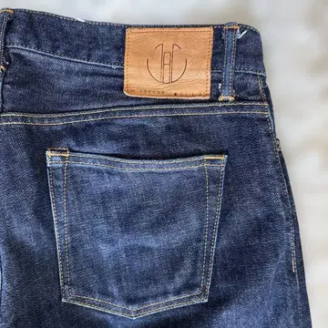 새상품급 JAPAN BLUE JEANS 재팬 블루 진스 W31 빨간색 귀