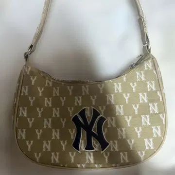 뉴욕 양키스 숄더백 베이지 MLB