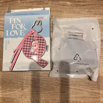 POP MART PIN FOR LOVE 키링 T