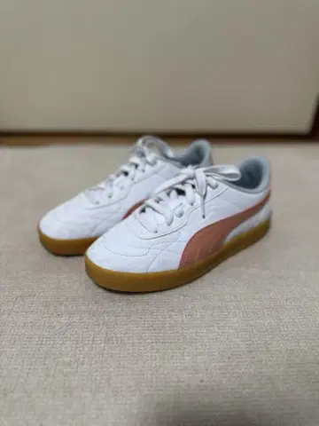 [ 미사용 ] PUMA 푸마 클럽존 스니커즈 22.5 화이트 x 핑크