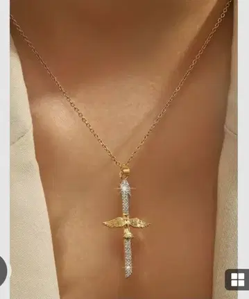 날개 달린 십자가 목걸이