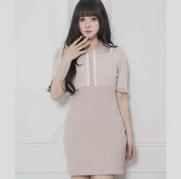 pium 프릴 칼라 깅엄 니트 원피스