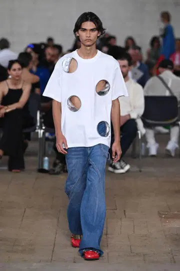 JW ANDERSON 스테디셀러 트위스트 데님