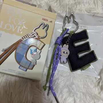 라부부 신상 PIN FOR LOVE labubu 알파벳 참 E