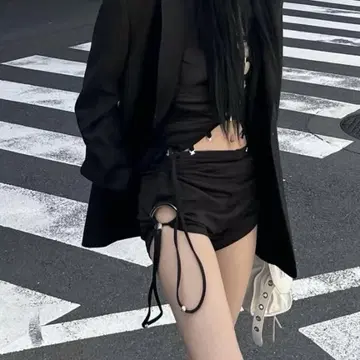 melt the lady drawstring short pants