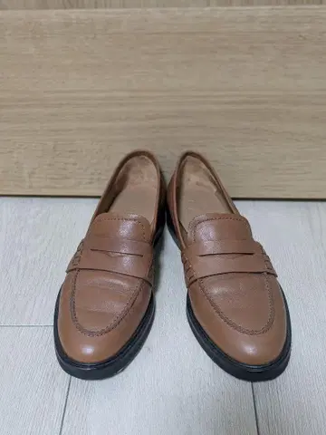 여성용 로퍼 가죽 카멜 배송비 포함
