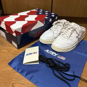 AUTRY 오토리 메달리스트 스니커즈 뮬 40