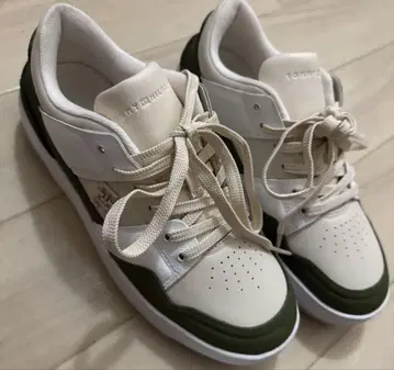 타미힐피거 스니커즈 23.5