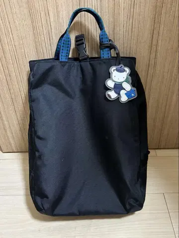 패밀리어 루트 심플 블랙 백팩 곰 참 포함