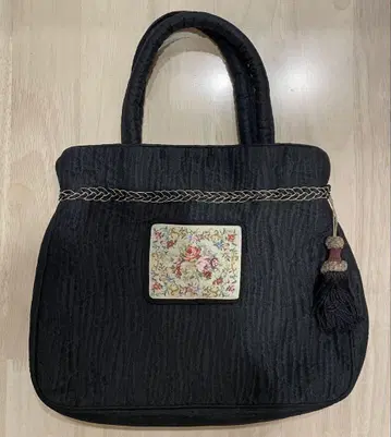 Michiko Kuge 쿠게 미치코 Petit Point 푸치포앙 백