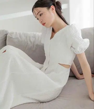 모듬 컷 아웃 원피스