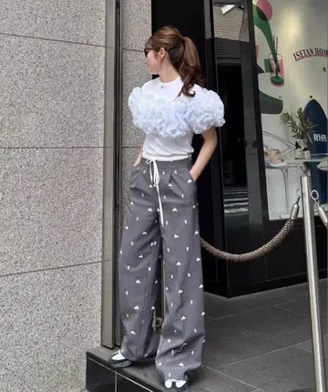 가격 대폭 인하 Bibiy. CAMELLIA TOP 상의 티셔츠