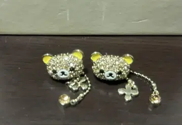 리락쿠마 큐빅 귀걸이 (양쪽 귀용) 소포장 포함